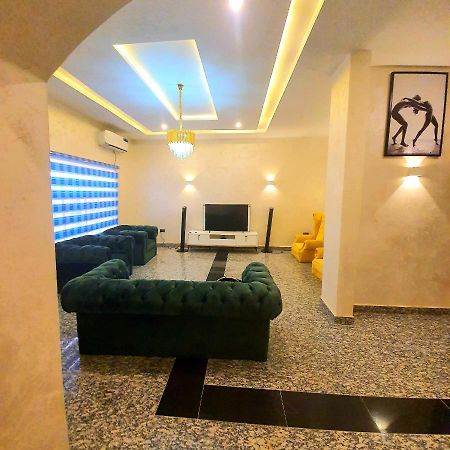 Greys House 19 Airport Hotel Abudża Zewnętrze zdjęcie